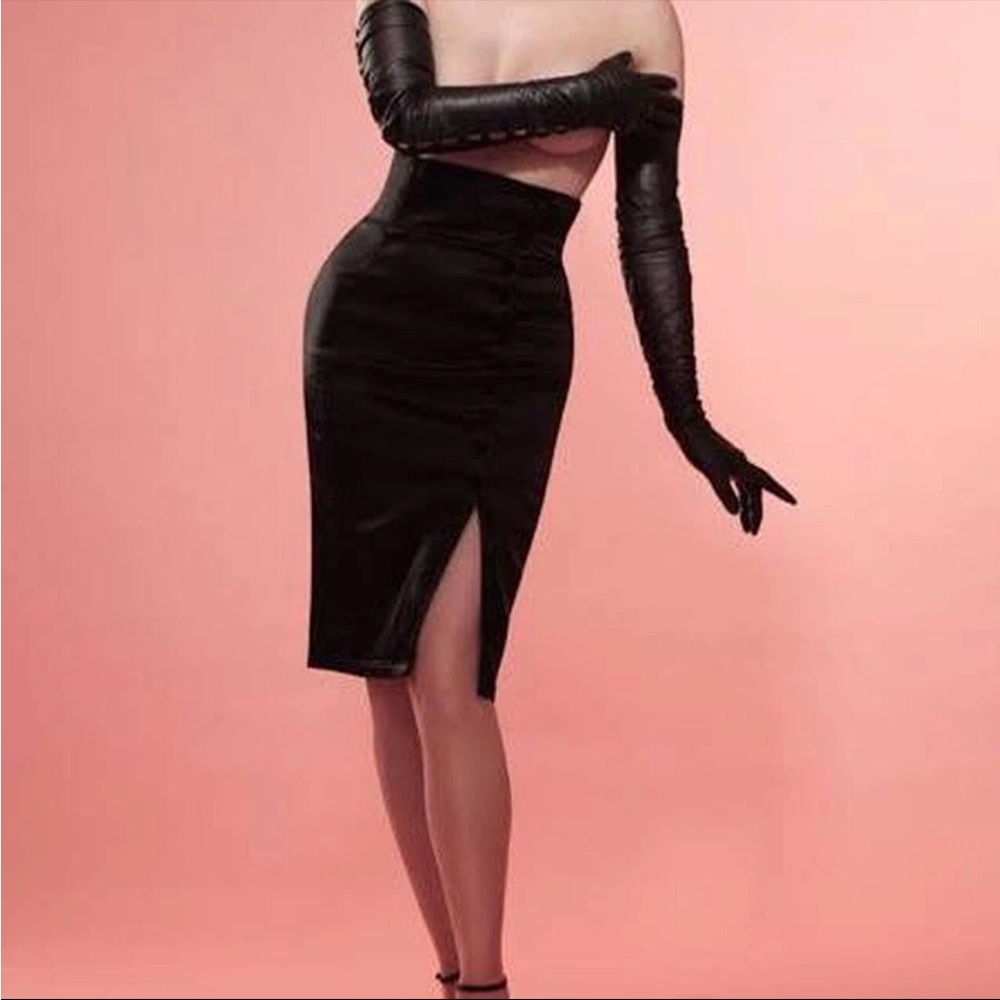 Wheels and Dollbaby Irma Skirt US 4 AUS 8
Chic Black Pencil Skirt for Women